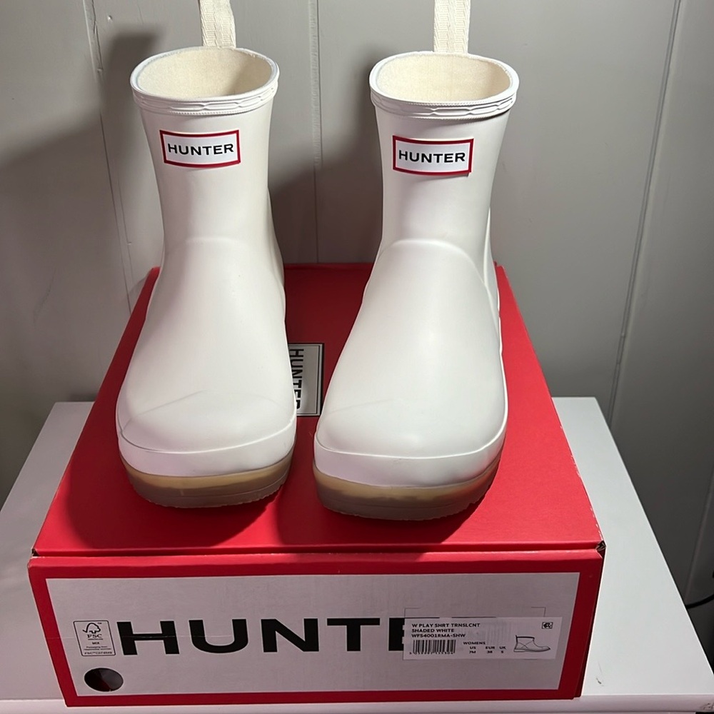 HUNTER PLAY SHORT BOOT color SHADED WHITE TRANSLUCENT BOTTOM